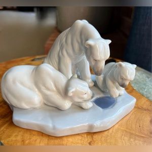 Lladró BEARLY LOVE Gloss